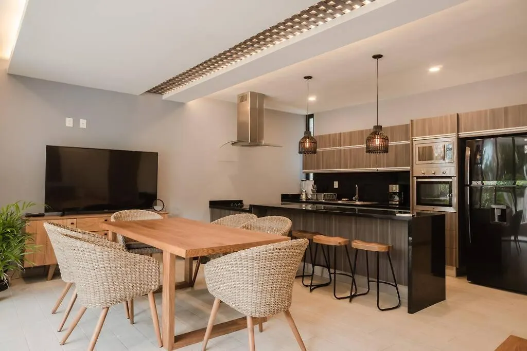 Great Condo In Heart Of Tulum W/ Chef & Transport 0*,