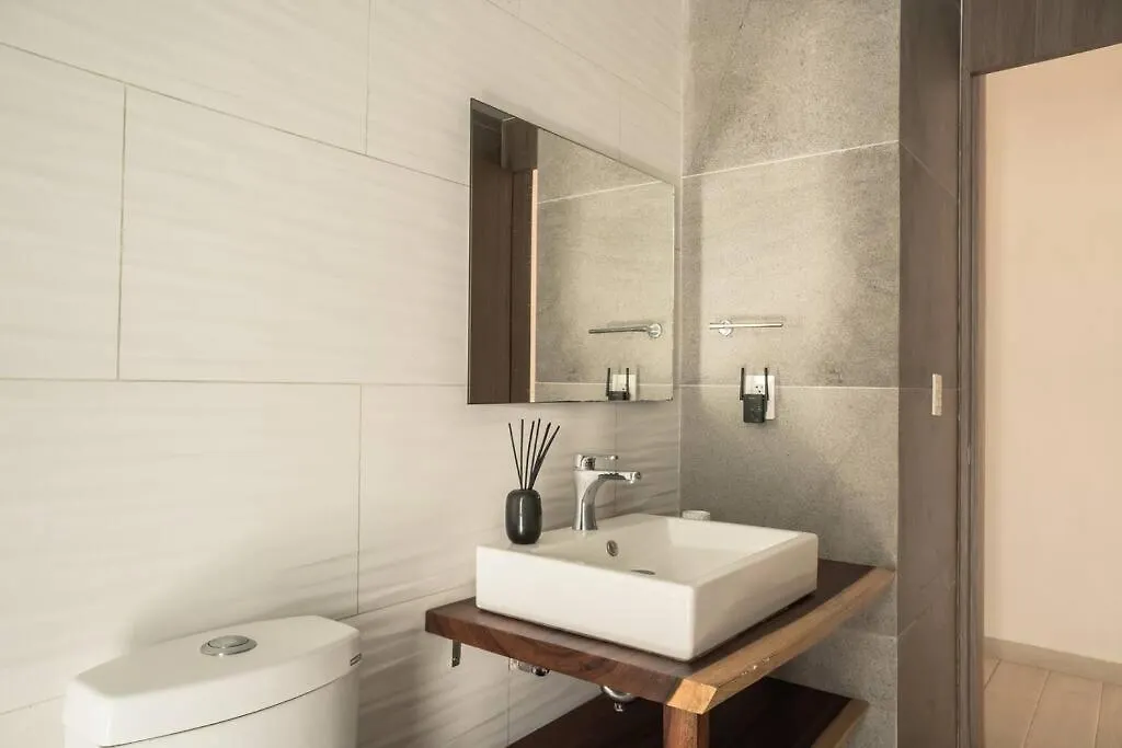Great Condo In Heart Of Tulum W/ Chef & Transport 0*,  Mexiko